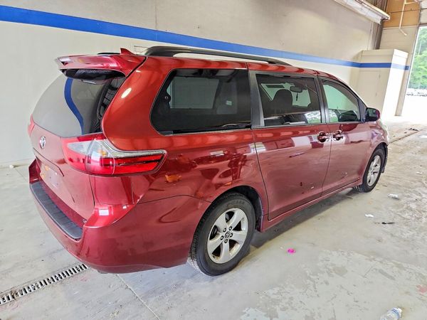 2020 TOYOTA SIENNA E grade
