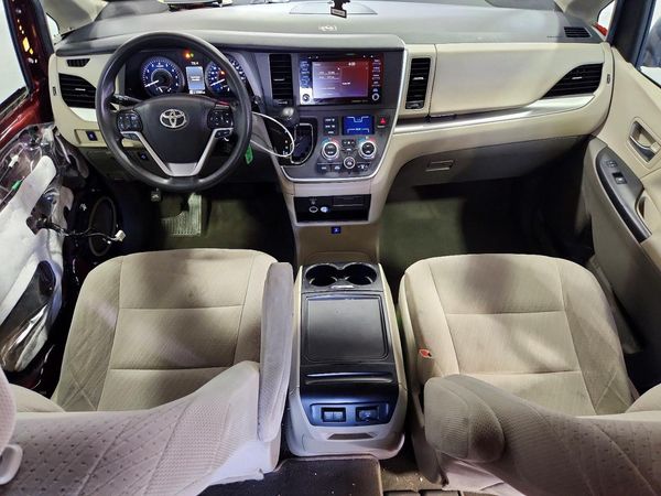 2020 TOYOTA SIENNA E grade