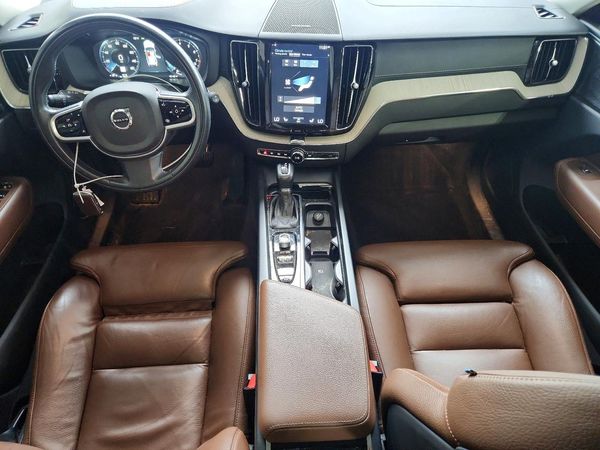 2020 VOLVO XC60