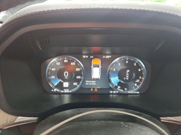 2020 VOLVO XC60