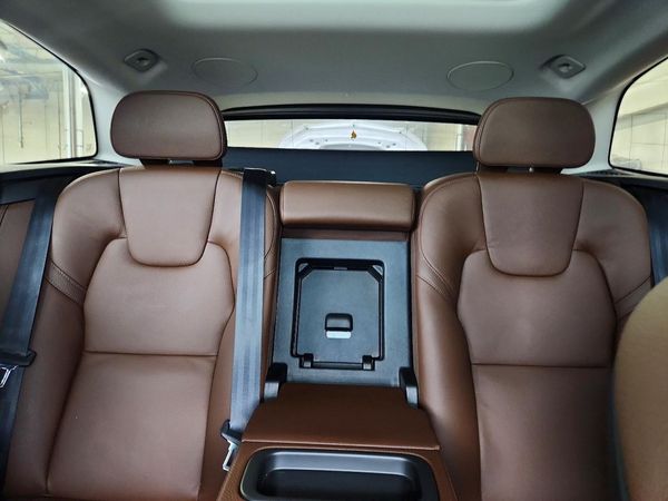 2020 VOLVO XC60