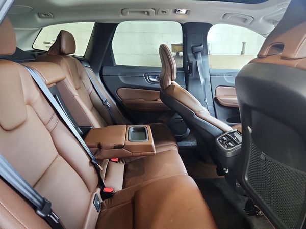 2020 VOLVO XC60