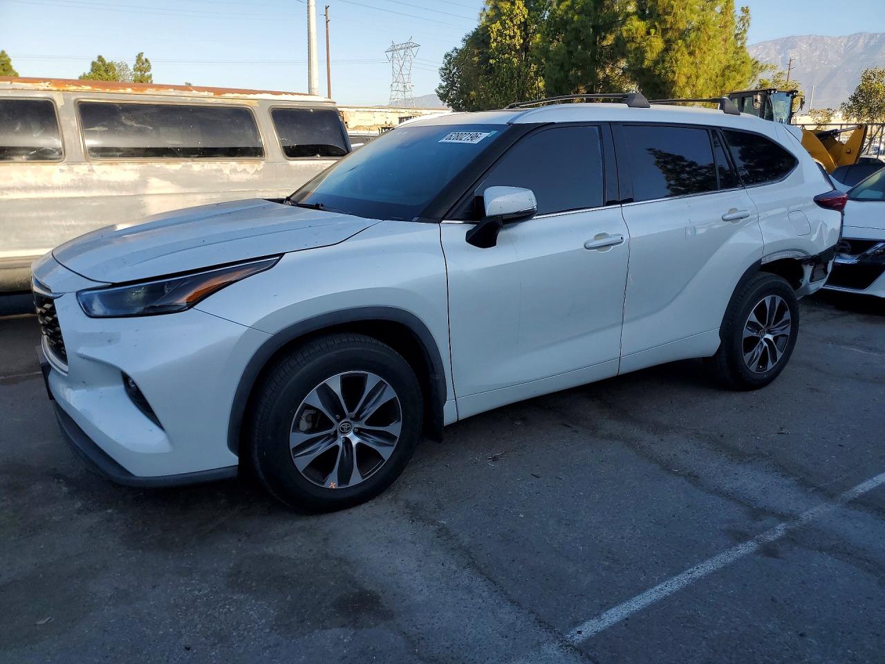 2022 TOYOTA HIGHLANDER