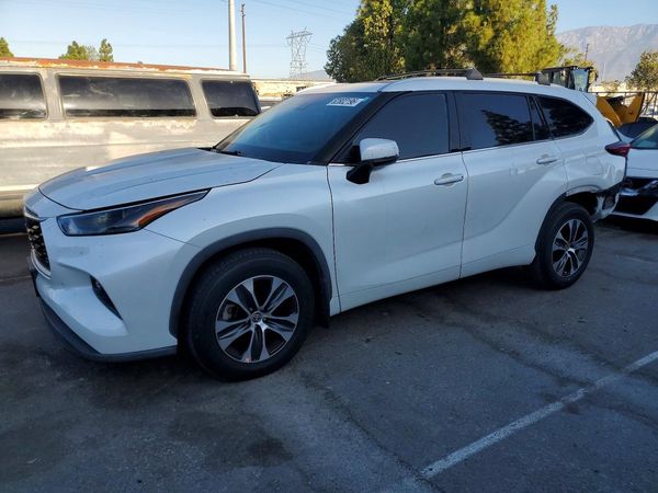 2022 TOYOTA HIGHLANDER