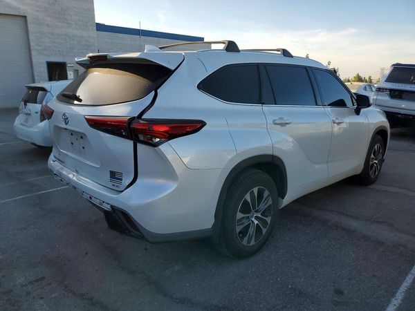 2022 TOYOTA HIGHLANDER