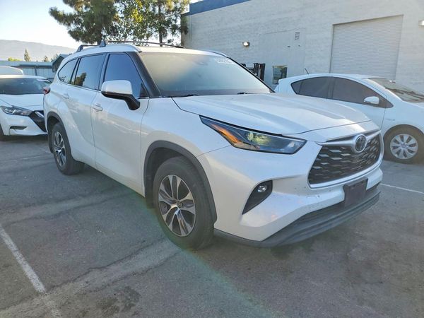 2022 TOYOTA HIGHLANDER