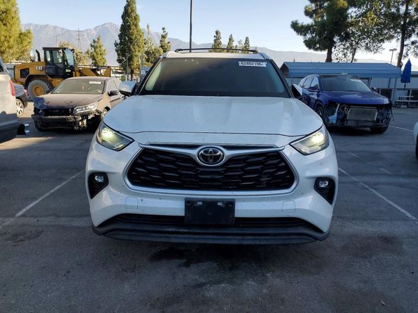 2022 TOYOTA HIGHLANDER