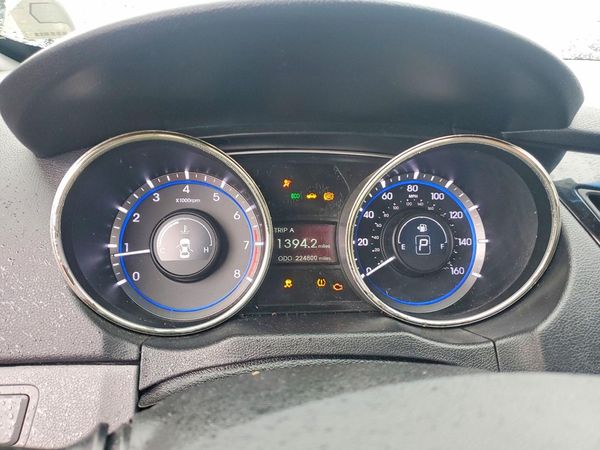 2012 HYUNDAI SONATA Middle level