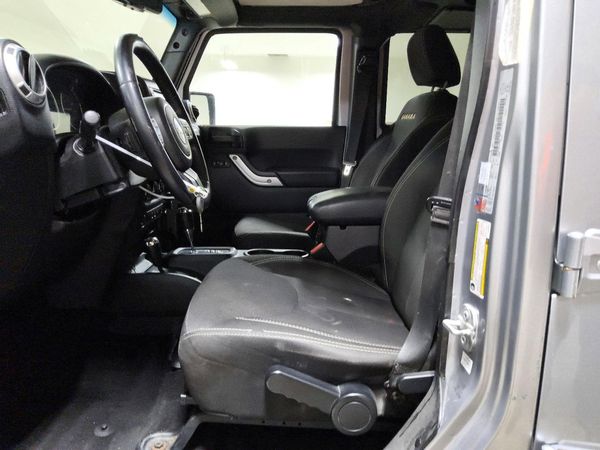 2015 JEEP WRANGLER UNLIMITED Sahara — DENT