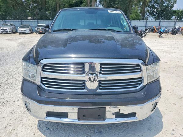 2018 RAM 1500 SLT