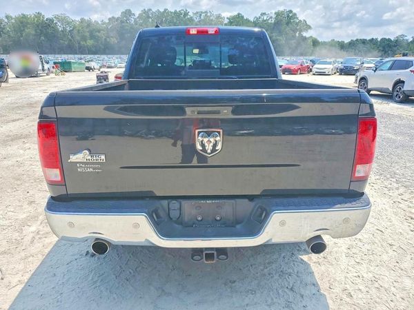 2018 RAM 1500 SLT