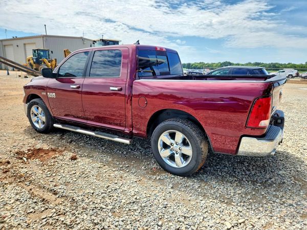 2016 RAM 1500 SLT