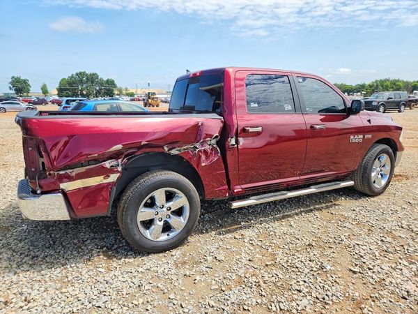 2016 RAM 1500 SLT