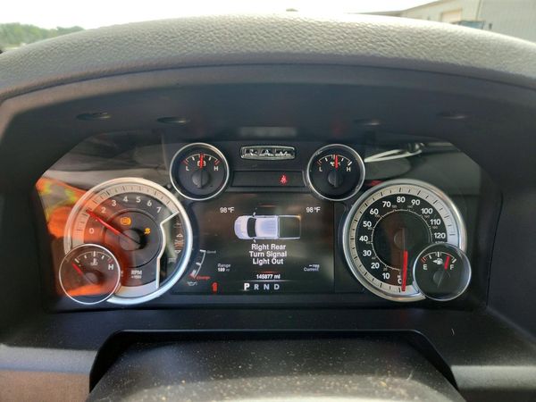 2016 RAM 1500 SLT