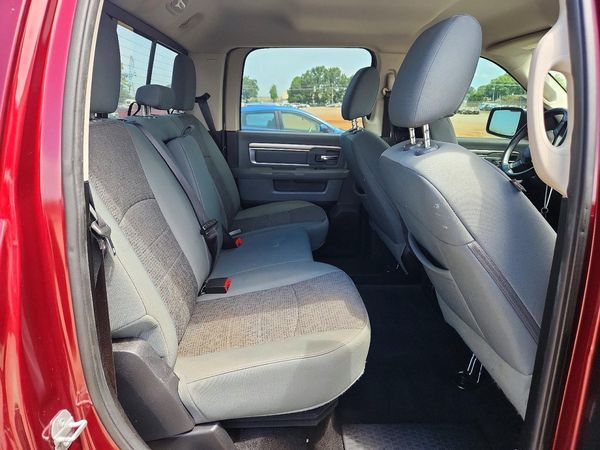 2016 RAM 1500 SLT