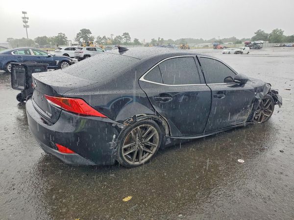 2018 LEXUS IS