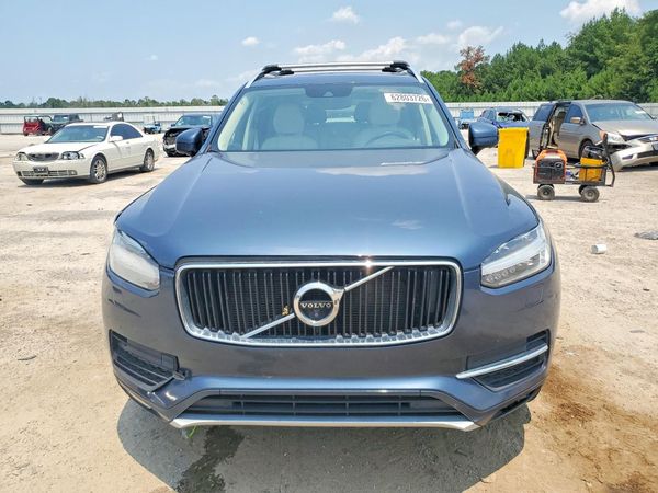 2018 VOLVO XC90 Momentum