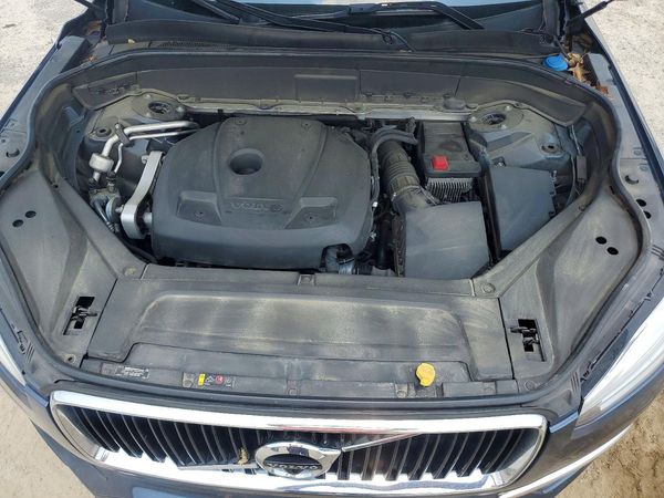 2018 VOLVO XC90 Momentum