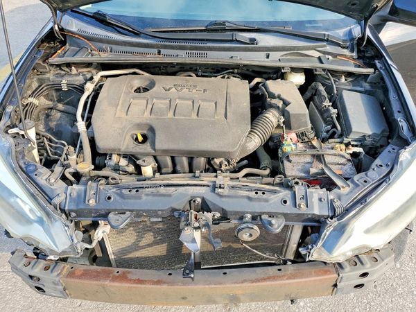 2016 TOYOTA COROLLA L/LE — Engine bay