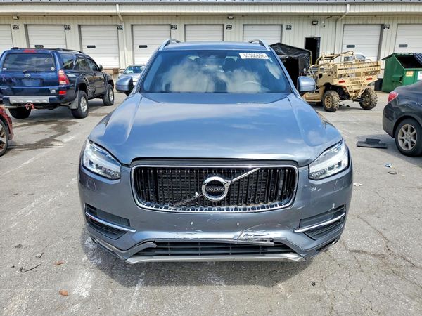 2018 VOLVO XC90 Momentum