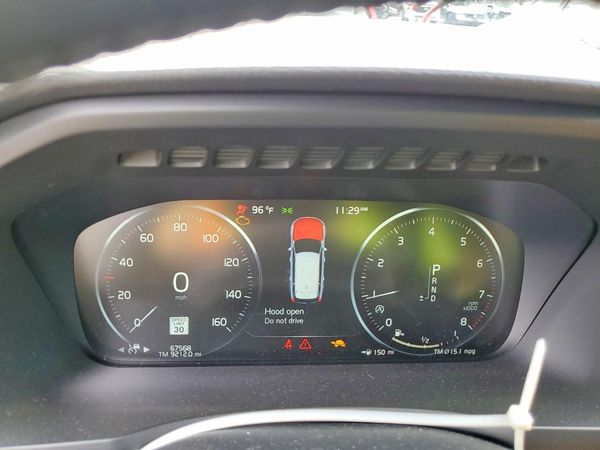 2018 VOLVO XC90 Momentum