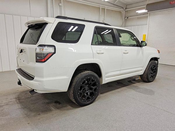 2022 TOYOTA 4RUNNER TRD Sport
