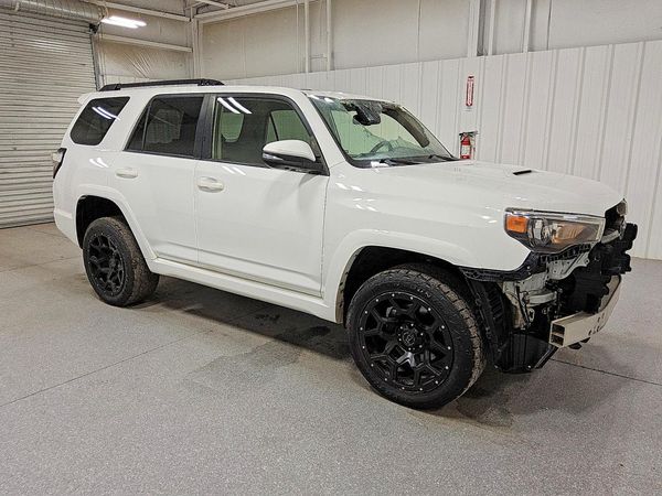 2022 TOYOTA 4RUNNER TRD Sport