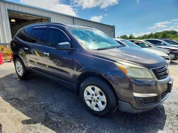 2016 CHEVROLET TRAVERSE LS — Passenger 3/4