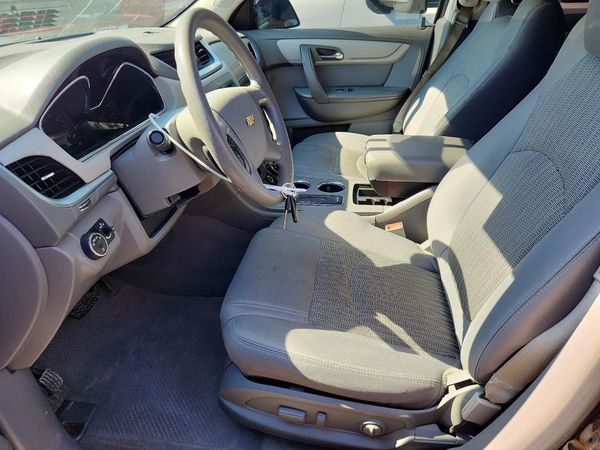 2016 CHEVROLET TRAVERSE LS — DENT