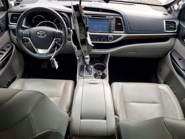 2015 TOYOTA HIGHLANDER