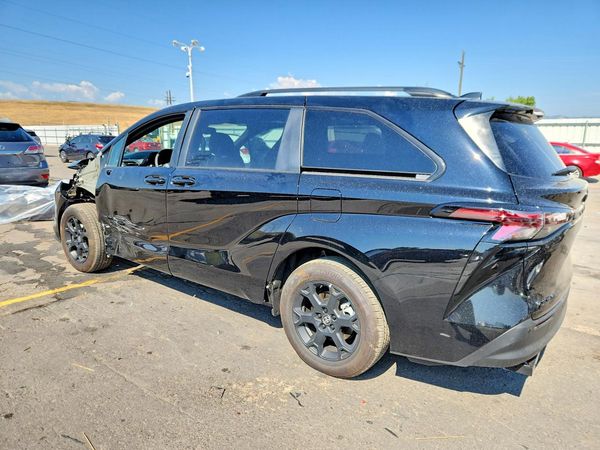 2026 TOYOTA SIENNA