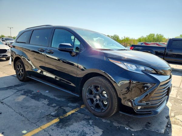 2026 TOYOTA SIENNA