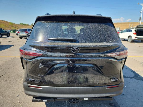 2026 TOYOTA SIENNA