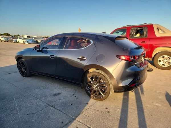 2022 MAZDA 3 Premium Package