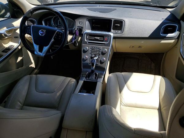 2014 VOLVO S60