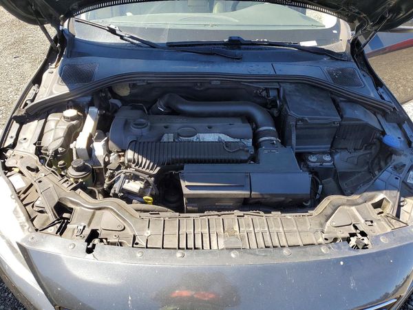 2014 VOLVO S60
