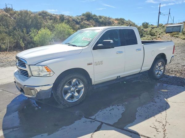2015 RAM 1500 SLT