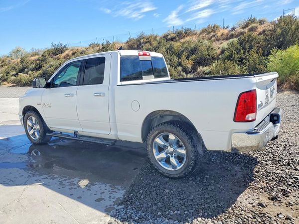 2015 RAM 1500 SLT