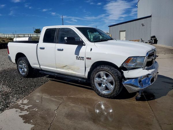 2015 RAM 1500 SLT