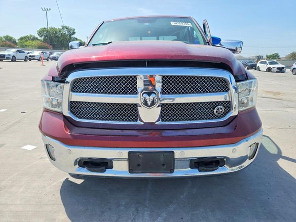 2018 RAM 1500 SLT