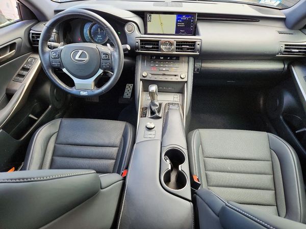2019 LEXUS IS 300