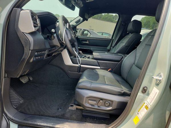2025 TOYOTA TUNDRA Limited, Platinum