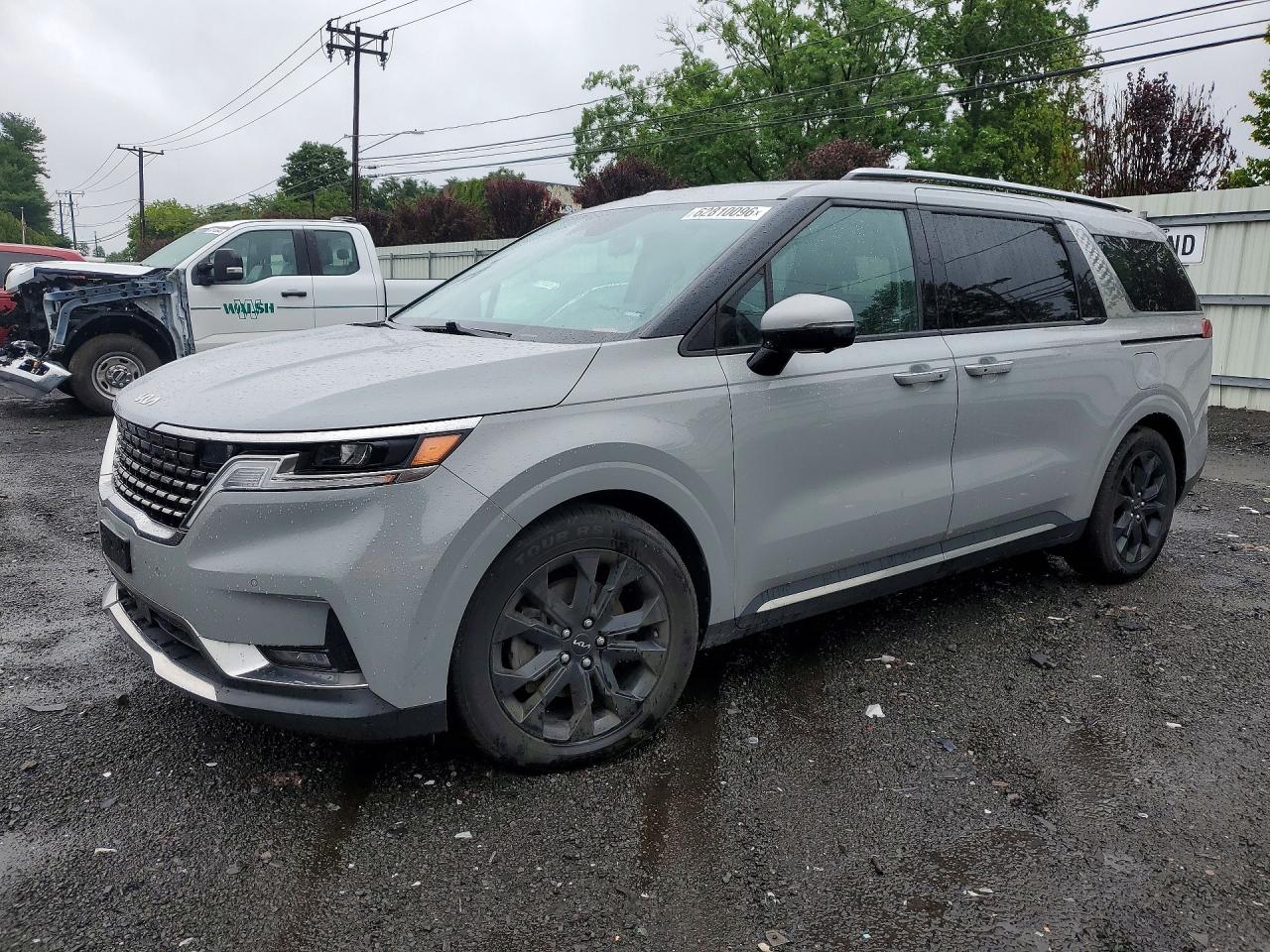 2024 KIA CARNIVAL SX, SX Prestige — Front 3/4