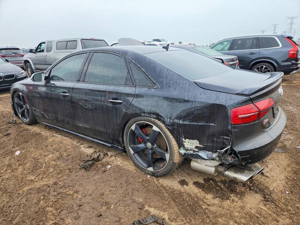 2015 AUDI S8