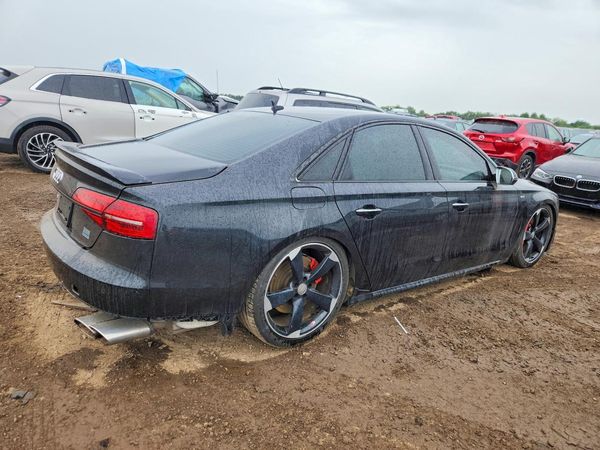 2015 AUDI S8