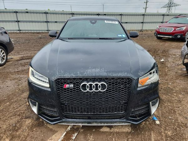2015 AUDI S8