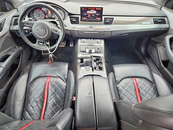 2015 AUDI S8