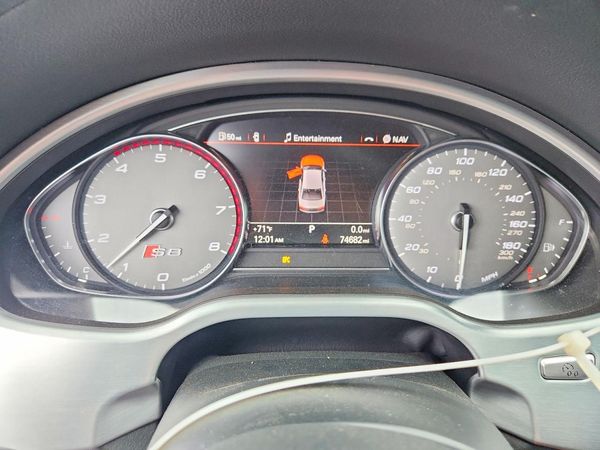 2015 AUDI S8