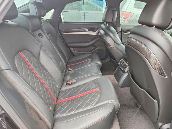 2015 AUDI S8