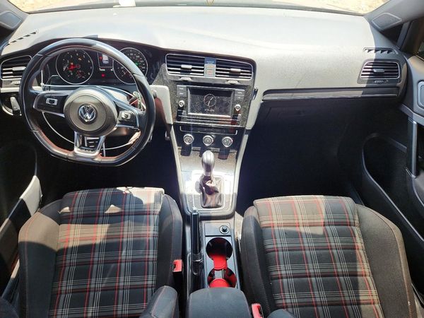 2018 VOLKSWAGEN GTI